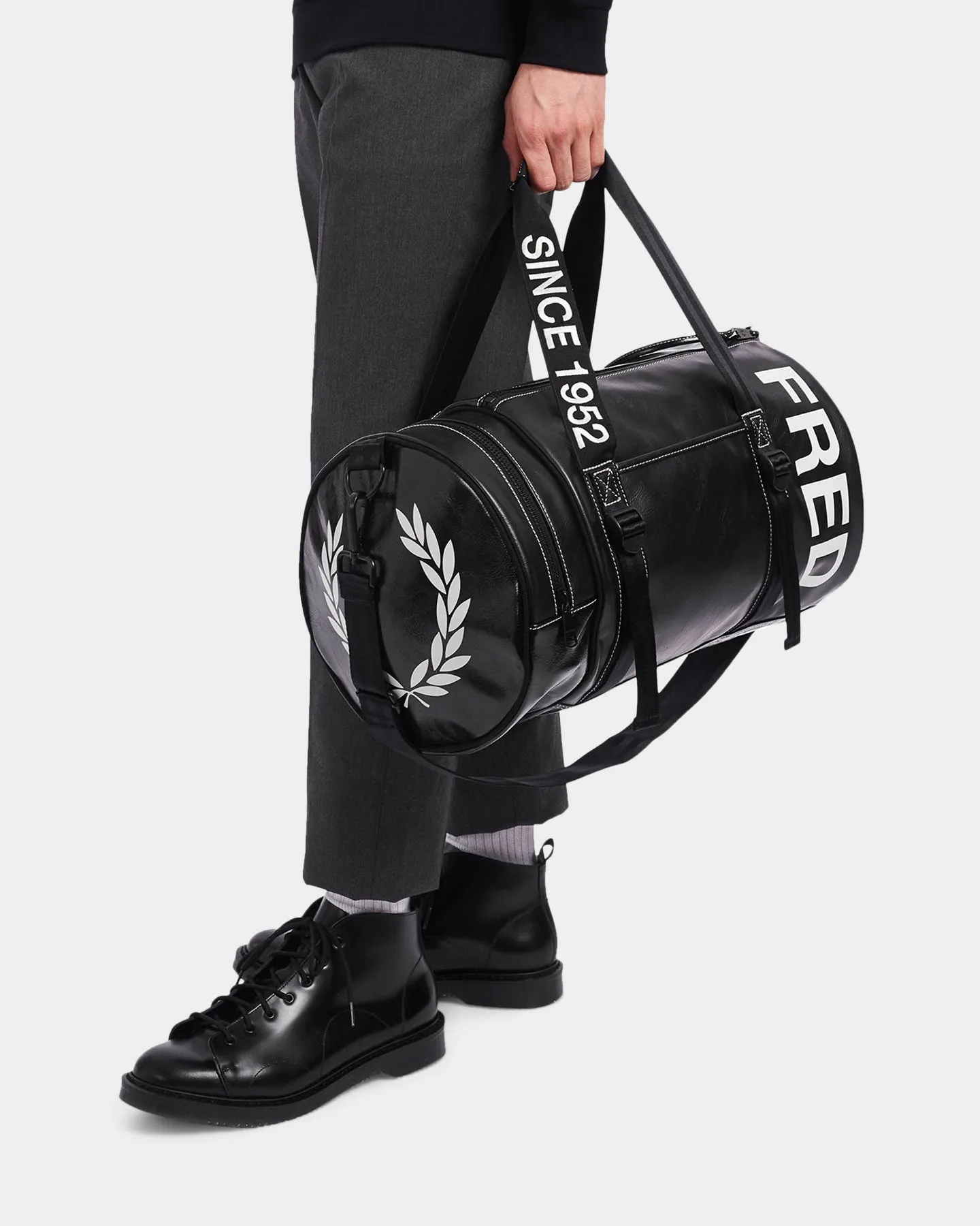 Fred Perry Laurel Wreath Barrel Bag Black