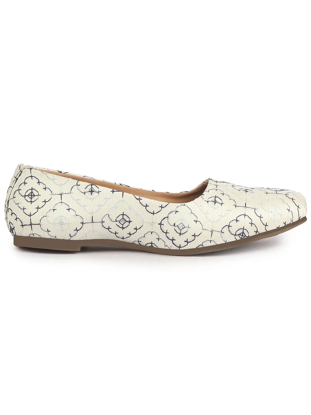 Women White Blue Embroidered Ethnic Slip On Juttis and Mojaris for Bride|Traditional Wedding Punjabi Jutti for Anarkali Kurta and Lehenga|Bridal Slip On Shoes