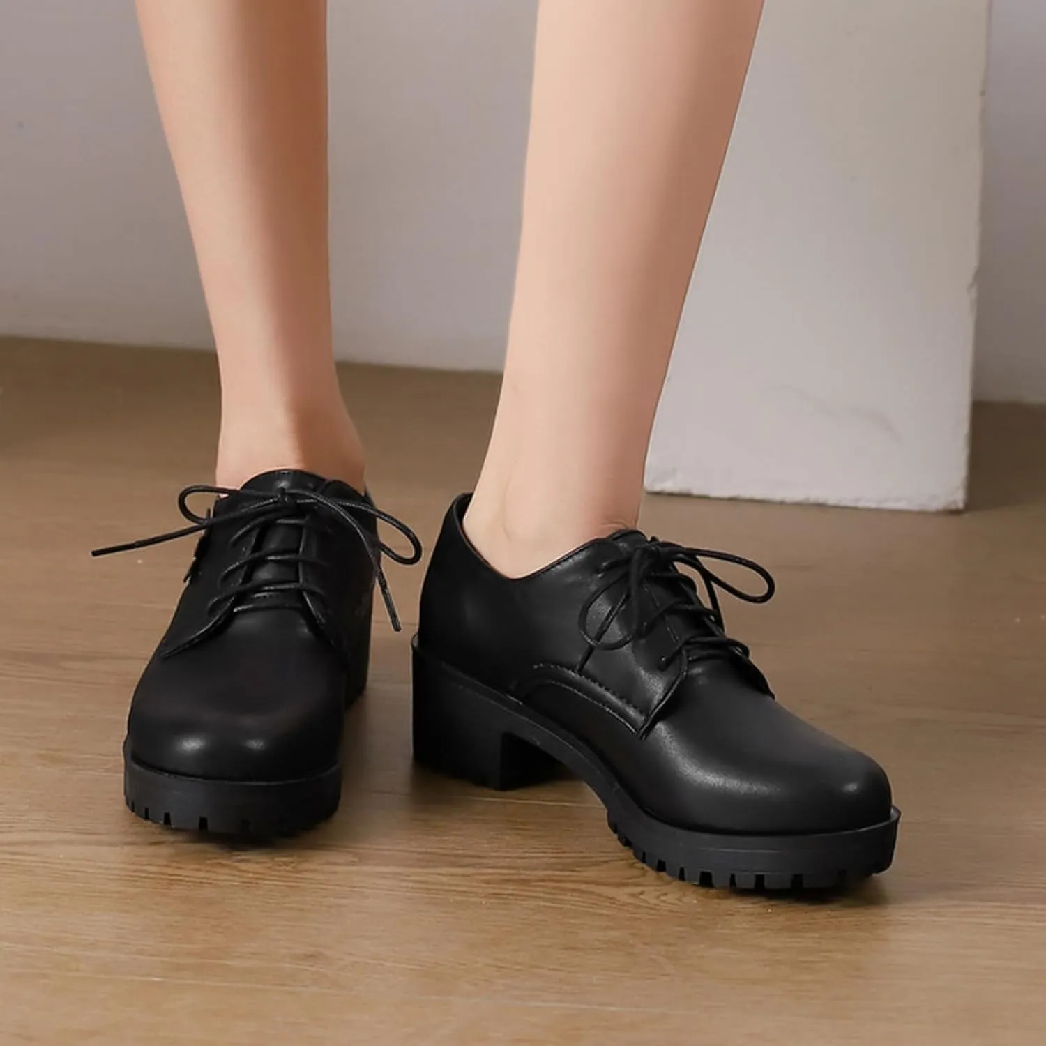 Women's Platform Vintage Perforated Lace-Up Oxfords Pumps Round Toe Low Block Chunky Heel Wingtip Brogues Comfortable Derby Saddle Loafers Shoes
