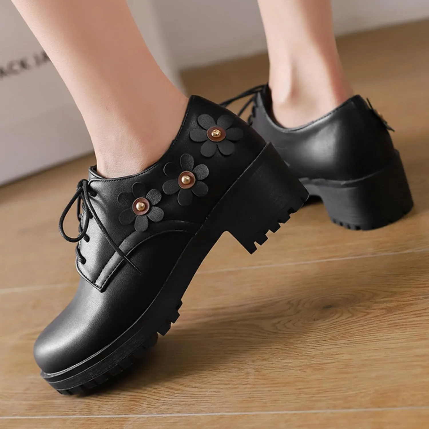 Women's Platform Vintage Perforated Lace-Up Oxfords Pumps Round Toe Low Block Chunky Heel Wingtip Brogues Comfortable Derby Saddle Loafers Shoes