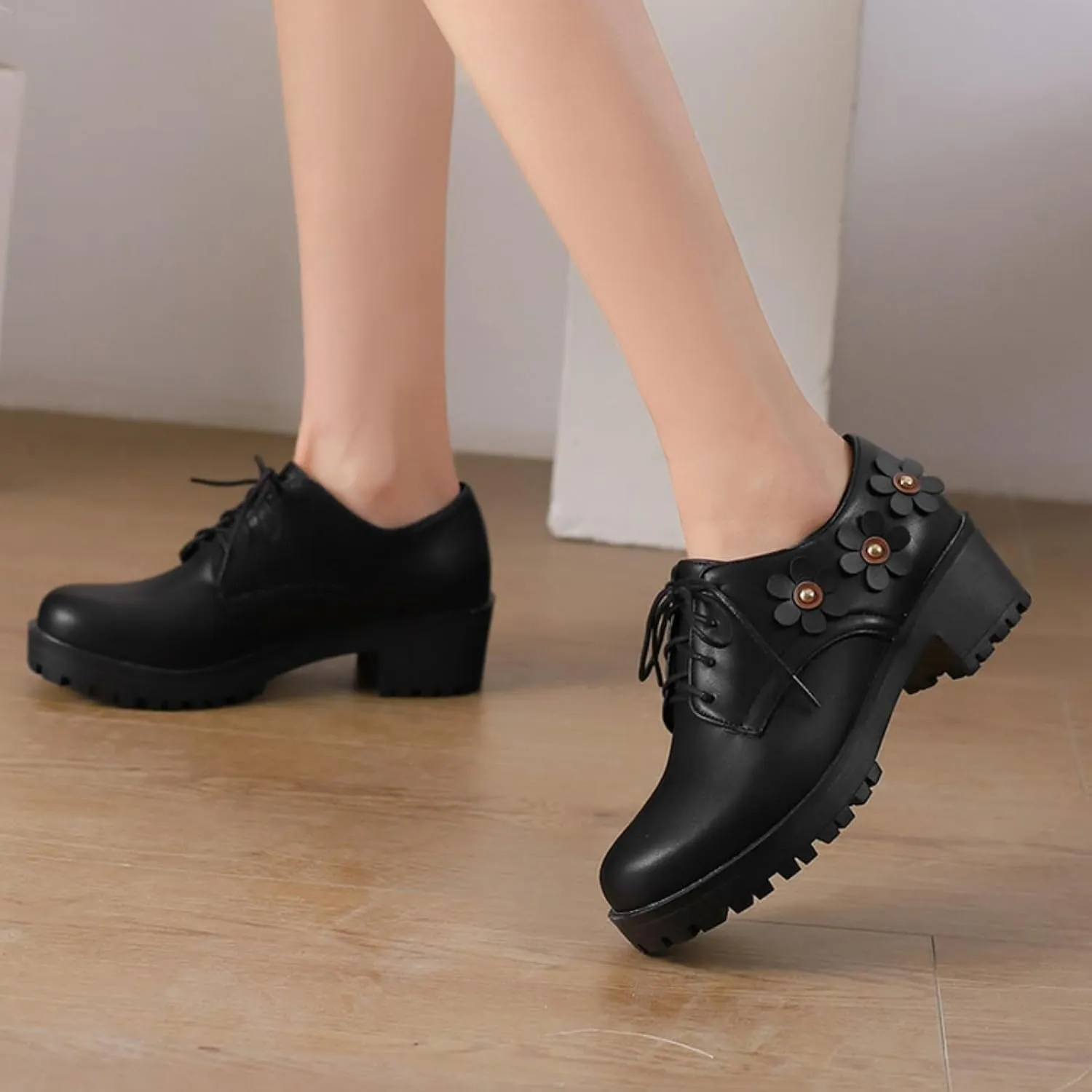 Women's Platform Vintage Perforated Lace-Up Oxfords Pumps Round Toe Low Block Chunky Heel Wingtip Brogues Comfortable Derby Saddle Loafers Shoes
